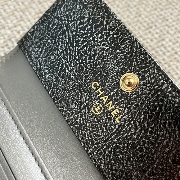 Used 100% Authentic Chanel Le Boy Wallet - Picture 6 of 14
